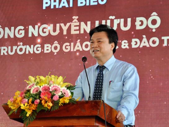 Dr. Nguyen Huu Do delivered opening speech in the ceremony.