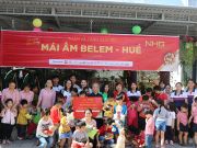 Students of the UK Academy international bilingual school (UKA) and representatives of NHG visited, presented gifts and 90 million VND in cash to Belem orphanage, Thua Thien Hue.